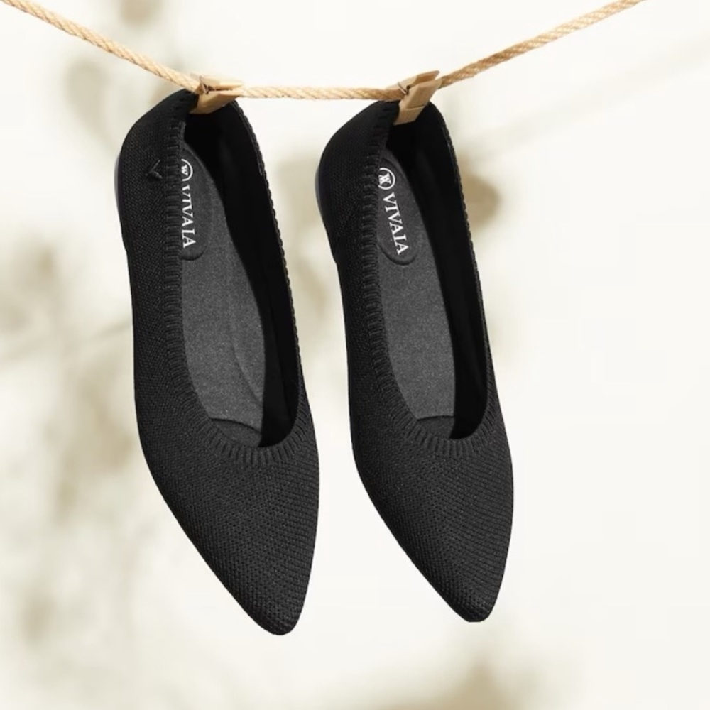 Vivaia Pointed-Toe Ballet Flats Black